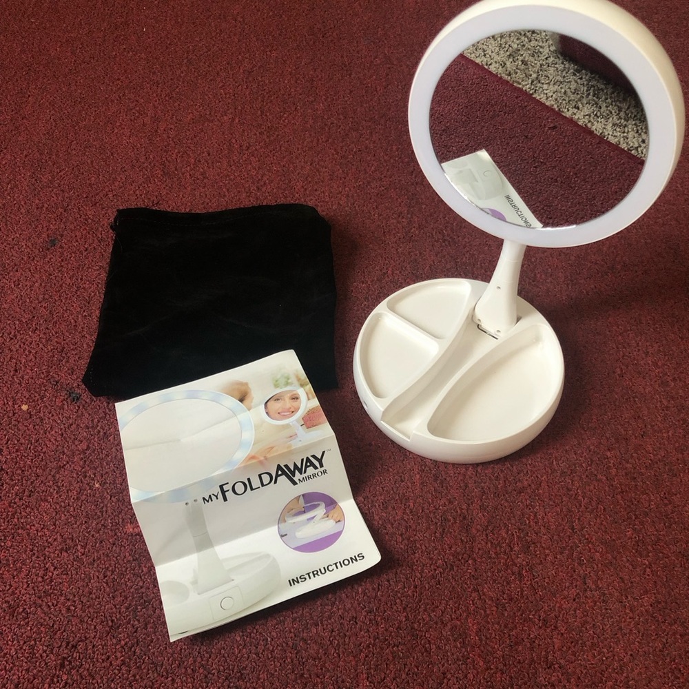 My foldaway mirror light up makeup mirror